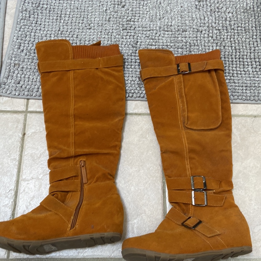 Tall Boots - Picture 3 of 3